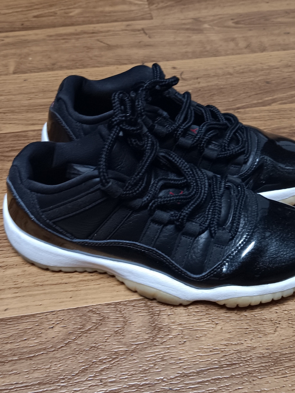NIKE AIR JORDAN  11 XI Retro Low  72-10 Black Gym Red  528896 001 Sneakers SZ 6Y